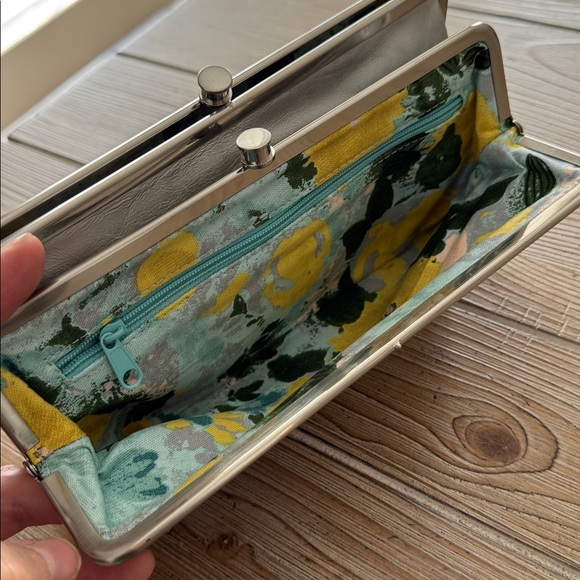 Hobo Lauren Wallet Clutch Genuine
Leather Magnetic Double Frame Kiss - Picture 1 of 7